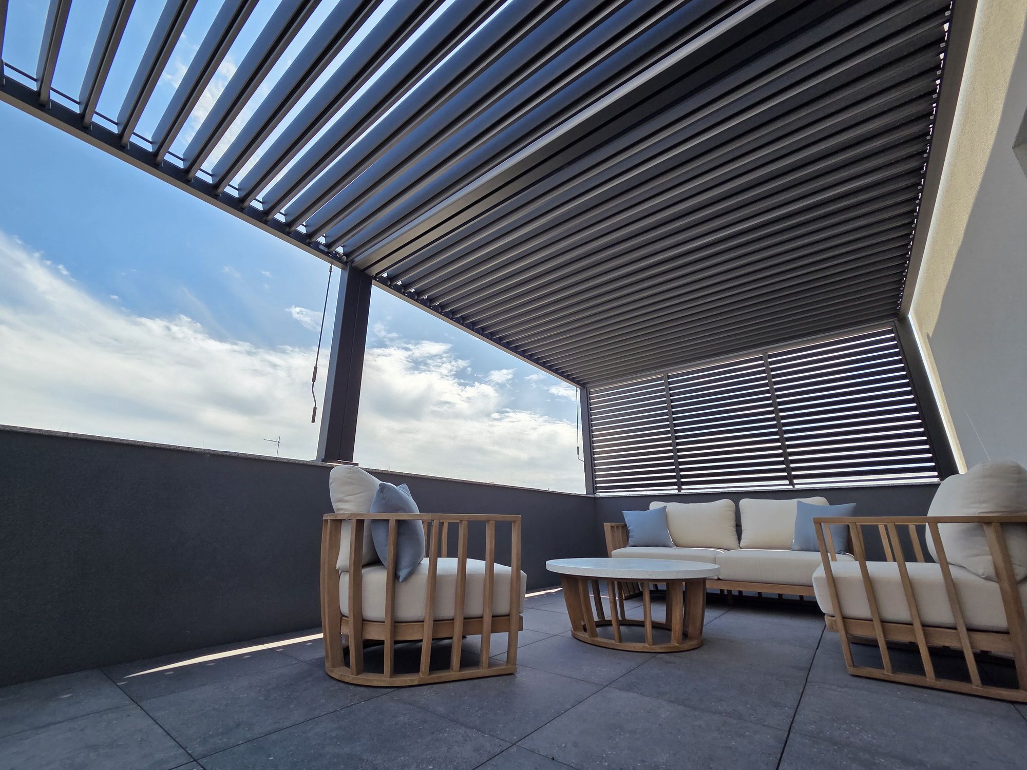 Bioklimatska pergola — Pergola Lux